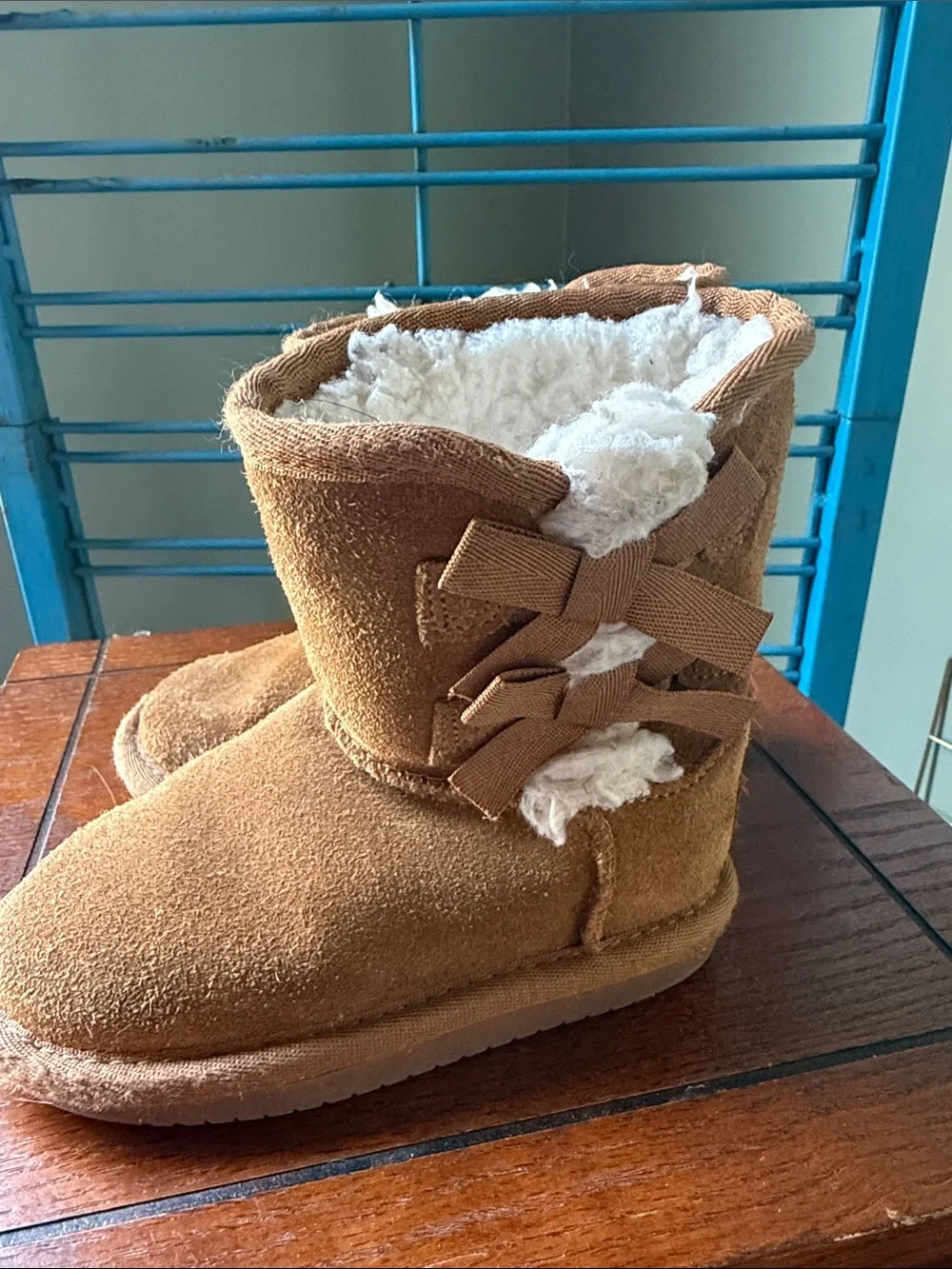Koolaburra Tan Suede Faux-Fur Lined Kids Boots with Side Bows